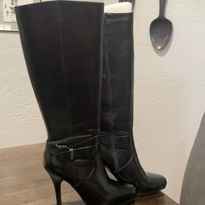Felt lined zip up boots with heels